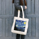 Starry Night liggande Vincent van Gogh Tygkasse<br><div class="desc">En bra konstväska med Starry Night (1889),  en postimponerande målning av Vincent Van Gogh (1853-1890),  som skildrar synen utanför fönstret från hans rum på sanatorium i Saint-Remy-de-Provence,  Södra Frankriket.</div>