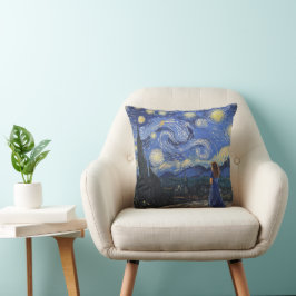 Starry Night Reverie: A Dreamers Gaze Pillow Kudde