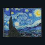 Starry Night Van Gogh Art Print Vykort<br><div class="desc">Ikonen 1889 av Vincent van Gogh visar en scen som är baserad på synen från hans sovrum i den asyl han bodde i. Det användor blåfärgpigment av rik och tämligen sällsynt pigment av indisk Gult. Förvånansvärt nog var han inte särskilt förtjust i det.</div>