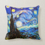 Starry Night Van Gogh Fine Art Kudde<br><div class="desc">Starry Night,  den mest berömd målningen av den nederländske Post-Impressionististen Vincent van Gogh. En ensam cypress träd,  en sovande by,  och ett himlar som ropar med stjärnor. Vintagens naturlandskapskonst med färgstark konstnärlig bra efter intryck.</div>