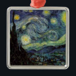 Starry Night - van Gogh Julgransprydnad Metall<br><div class="desc">Från gruvarbetarlampan Nuenen till den som han placerade på sin fönstersida efter scenen med Gauguin; från kvällsstjärnan noterade han 1875 i Corot Olive Orchard till brev i augusti 1888 till sin bror, där han sade: "En dag eller annan kommer du att se en bild av själva huset badas i solljus,...</div>