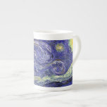 Starry Night, Vincent Van Gogh. Benporslin Mugg<br><div class="desc">Starry Night,  Vincent Van Gogh. Berömdens bra konst. Liggande oljemålning.</div>