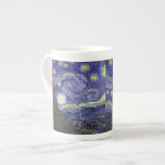 Starry Night, Vincent Van Gogh. Benporslin Mugg<br><div class="desc">Starry Night,  Vincent Van Gogh. Berömdens bra konst. Liggande oljemålning.</div>
