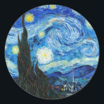 Starry Night Vincent Van Gogh-blått landskap Runt Klistermärke<br><div class="desc">Detta pappra märke i Van Gogh-skrivbordet skildrar hans mästerverk, Stjärnnatten (1889). "Stjärnnatten" är en av den nederländske Post-Impressionististen Vincent van Goghs mest välkända oljemålningar. Starry Natt är en oljemålning på canvas som har producerats av den nederländske Post-Impressionisten målaren Vincent van Gogh. Förutom att skildra tidigt-morgonens syn från asylrummets fönster mot...</div>