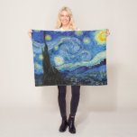 Starry Night, Vincent van Gogh Fleecefilt<br><div class="desc">Vincent Willem van Gogh (30 mars 1853-29 juli 1890) var en nederländsk postimponerande målare som tillhör den mest berömd och inflytelserika figurer i den Westerna konsten. På drygt ett decennium skapat han omkring 2 100 konstverk, varav omkring 860 oljemålningar, varav de flesta är från de senaste två åren Hans liv....</div>