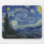 Starry Night Vincent van Gogh Musmatta<br><div class="desc">Den här vackra bran visar den nederländske efterbildaren Vincent van Goghs berömd, "Stjärnnatten". Under sin vistelse på Saint Remy-asyl på 1880-talet skildrade van Gogh det rullande backe och cypress träd som han såg från sitt fönster. Han lade också till byn, som han inte kunde se från sitt fönster, och den...</div>