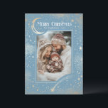 Stars Celestial Magic God jul Photo Julkort<br><div class="desc">God jul-kort med en unik kelestial twist! Den här julhelgen firar du med ett elegant rostiskt kort med en hisnande stjärndesign och en omhuldad bild av din familj. Den ljusblå och gyllene nyansen skapar en magisk atmosfär som perfekt fångar julens glädje och . Själva designen berättar en historia - en...</div>