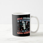 Stars och stripes som kör för samtal Ljus 4:e av J Kaffemugg<br><div class="desc">Stars och stripes som ringer upp Ljus 4:e juli sjuksköterska 1</div>