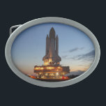 Starta NASA (Space Shuttle Discovery Starta)<br><div class="desc">Space Shuttle Discovery på startplattan är en av de ansvariga för NASA:s Space Shuttle-program och den tredje av fem fullt fungerande orbiters som ska byggas. Dess första uppdrag,  STS-41-D,  flög från den 30 augusti till den 5 september 1984 och dess sista uppdrag var den 9 mars 2011.</div>