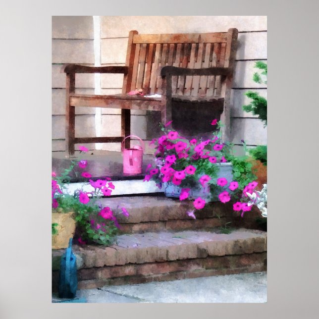 STARTAR UNDER 20 Rosa Petunias och Watering Cans Poster (Framsidan)