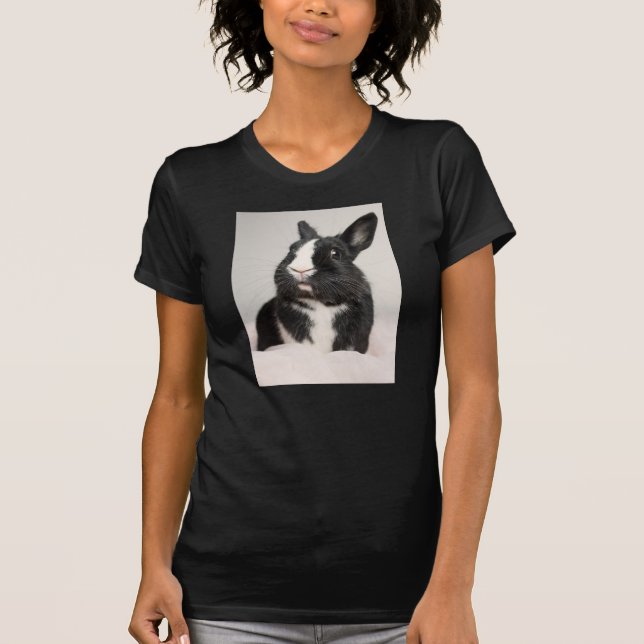 Startled Black and White Bunny Rabbit T Shirt (Framsida)