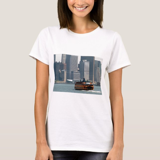 Staten Island Ferry på väg till Manhatten T Shirt (Framsida)