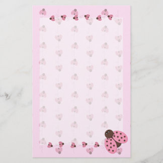 Stationära rosa nyckelpigor brevpapper