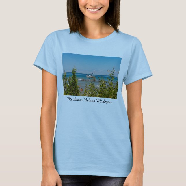 Stationerad vid Mackinac T-shirt (Framsida)