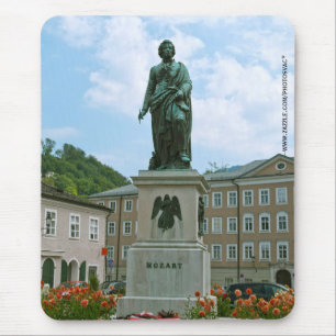Staty av Mozart i Salzburg Musmatta