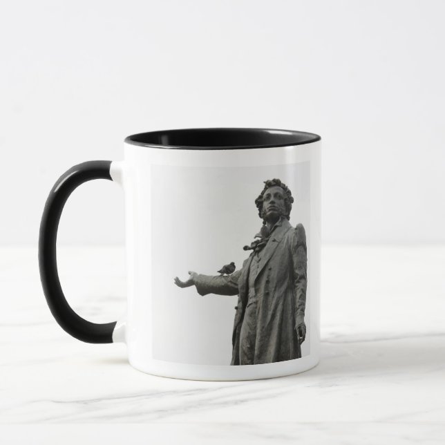 Statyn Alexander Pushkin, Sankt Petersburg Mugg (Vänster)