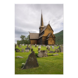 Stavkyrka med kyrkogård i Norge Fototryck