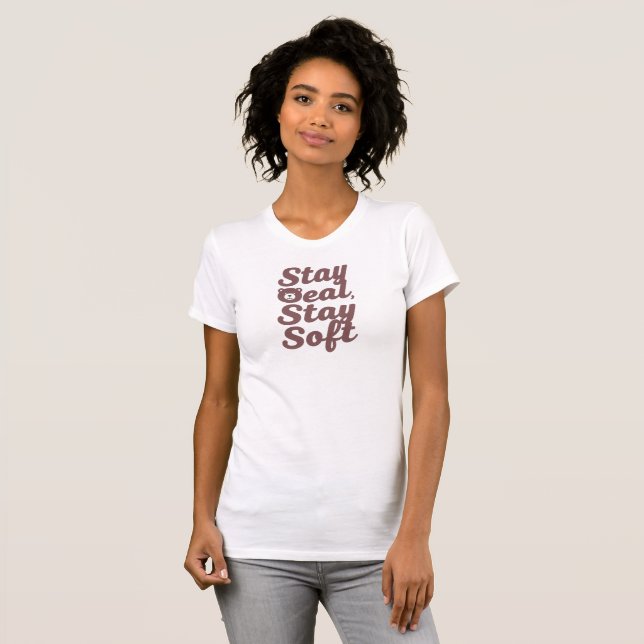 "Stay Cozy Stay Kind" with Cute Bear T Shirt (Hel framsida)