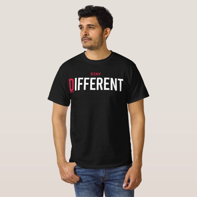 Stay Different Motivational Typography Men's T-Shi T Shirt (Hel framsida)