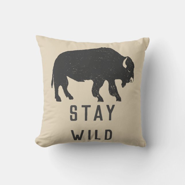Stay Wild Buffalo Typografi Kudde (Framsida)