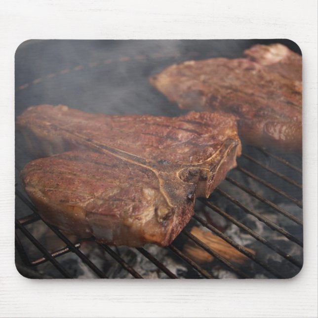 Steaks som grillar grillfesten, grillar kött musmatta (Framsidan)