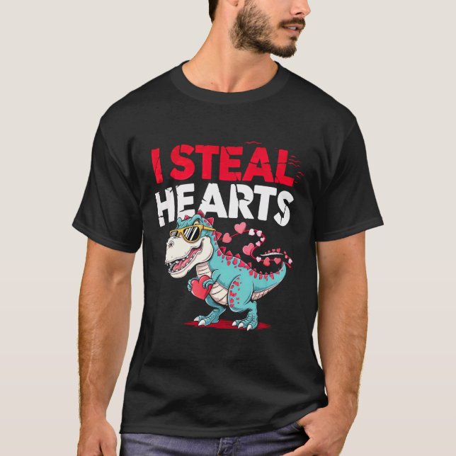 Steal Hearts med en Dino - Unika Alla hjärtans T Shirt (Framsida)