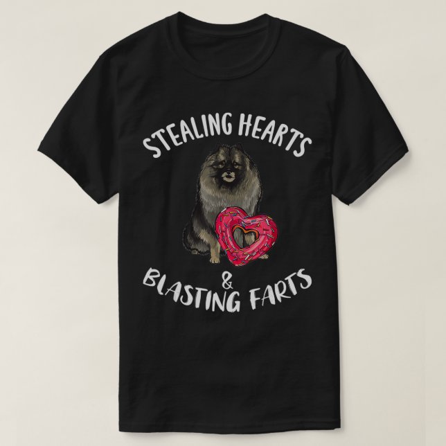 Stealing Hearts Blasting Farts Keeshond Valentines T Shirt (Design framsida)