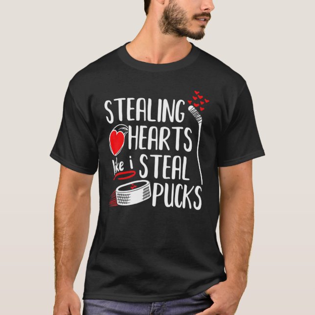 Stealing Hearts Pucks Valentine Day Hockey T Shirt (Framsida)