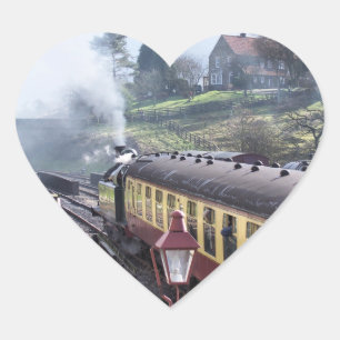 STEAM TÅG HJÄRTFORMAT KLISTERMÄRKE