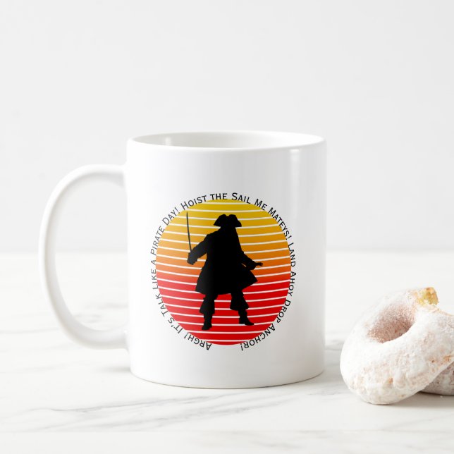 Steampunk Buccaneers Prata som en pirat Dag Argh! Kaffemugg (Med munk)