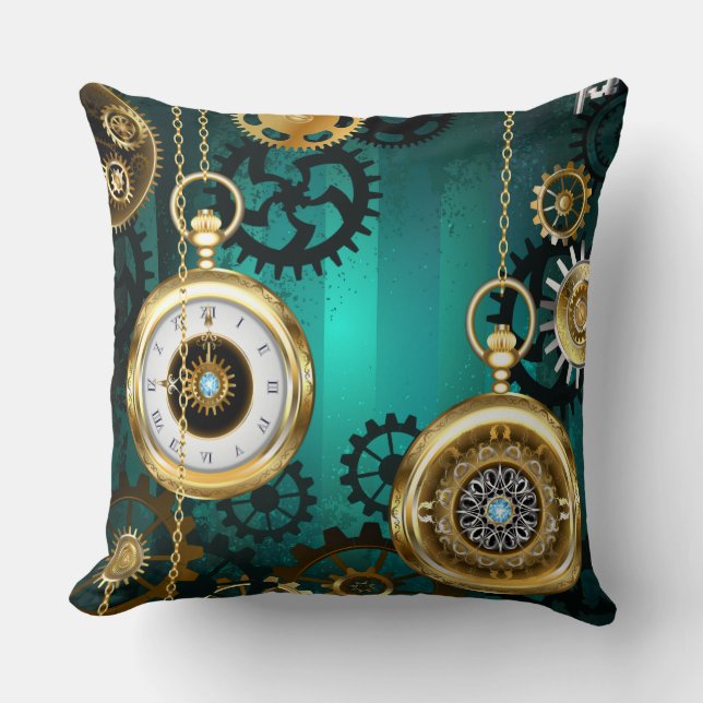 Steampunk Jewelry Watch on a Grönt Background Kudde (Framsida)