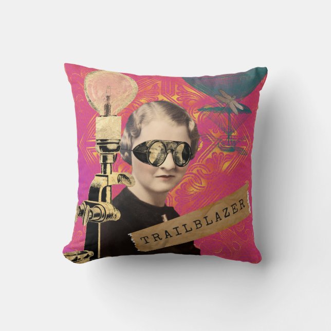 Steampunk Woman Trailblazer Pop Art Kudde (Framsida)