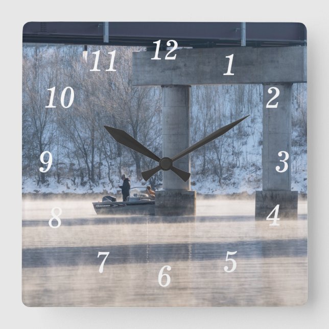 Steamy Winter Fishing Bord Sten Sjö Wall Clock Fyrkantig Klocka (Framsida)