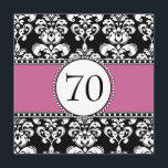 Steg 70th dammiga födelsedaginbjudningar för svart inbjudningar<br><div class="desc">Eleganta födelsedaginbjudningar för svartvit damastast anpassade. Skräddarsy med din information genom att använda betalningspåminnelserna ELLER ändra färgen av bandet och tillfoga mer text,  genom att välja ",  skräddarsy den" alternativ och att använda redigeramenyerna. Lyxigt damastast mönster och design för dina speciella födelsedaginbjudningar</div>