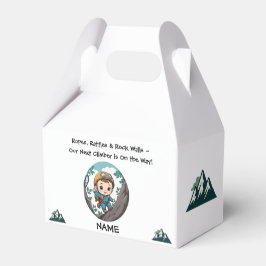 Sten Kliber utanför Äventyr Pojke Presentaskar