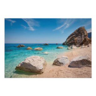 Stenar på stranden Cala Mariolu på Sardinien, Ital Fototryck