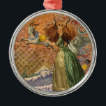 Stenbocken Kvinna Get Whimsical Kul Julgransprydnad Metall<br><div class="desc">En bra liten bild för alla som letar efter ett modernt alternativ till Stenbocken - damen har en svans och släpper lös en flygande get! En surrealistisk,  vintage collage som är en underbar bit whimsy.</div>