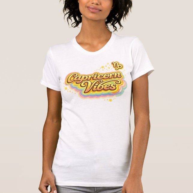 Stenbocken Vibes Retro Zodiak T-Shirt | Astrologi  (Framsida)