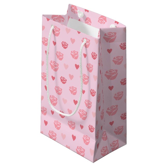 Stenciled Rosa ros och Hearts Patterned Gift Bag (Framsidan Vinklad)