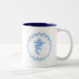 "Stenciled" Throat Chakra - Light Blue Två-Tonad Mugg