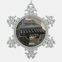 Stenotype Model 4 Domstol Reporter Ornament 2025