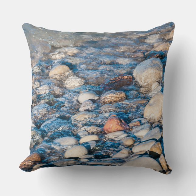 Stenstenar vid sjö-kusten kudde (Framsida)