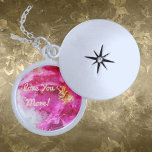 Sterling silver Plattat Kärlek Locket Necklace Berlockhalsband<br><div class="desc">Vackert skåp med rosa blommigt baksida med att säga "Kärlek You More". En gåva till henne! Plattat med sterling silver. Charmdiameter: 1, 125-tums kedjelängd: 18 tum med 2-tums förlängare Lobster-klo klasp Made in U.S.A.</div>