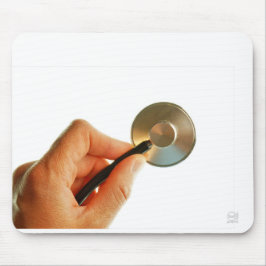 Stethoscoop in een hand voor een ziekenhuis sfeer. musmatta