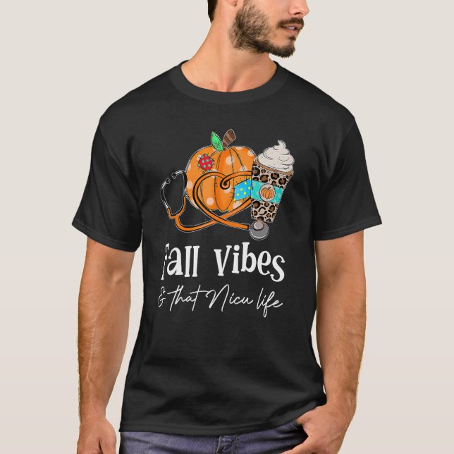 Stethoscope Pumkin Call Vibes att NICU Life Roligt T Shirt (Framsida)