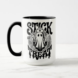 Stick Or Treat Spöksköterska Rolig Halloween RN CN Mugg