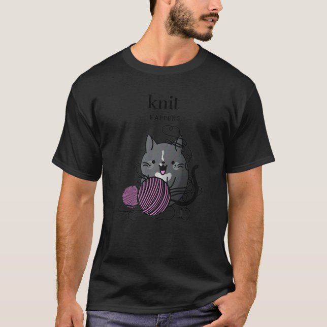 Sticka Händer Stickar Smokingkatt och Garn Ull T Shirt (Framsida)