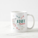 Sticka råkar med flera Färgader och små nitrar Kaffemugg<br><div class="desc">Detta garnberoende kaffe mugg bär den roliga pun "sticka händer", populär med knittrar och hantverkare. Konstruktionen har en boll med flera färgader av garn med stickning av nål och en del trådgarner av svan. roligtens ordspråk är skrivet i handskrivet, borstat typografi. Den har en mild palett med färg av Teal...</div>