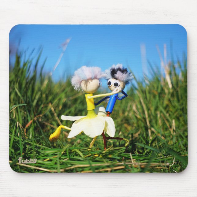 Stijldansende Fubby's in Narcissen jurk. Musmatta (Framsidan)