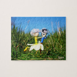Stijldansende Fubby's in Narcissen jurk. Pussel